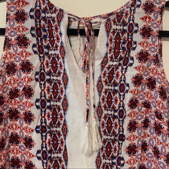 Patterned Keyhole Tank - Picture 2 of 5